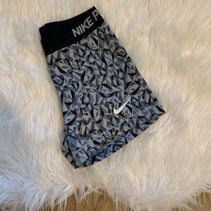 NIKE PRO SHORTS